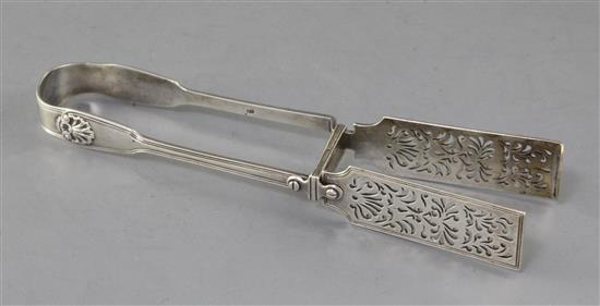 A pair of early Victorian silver fiddle, thread and shell pattern asparagus tongs by Mary Chawner, 7 oz.